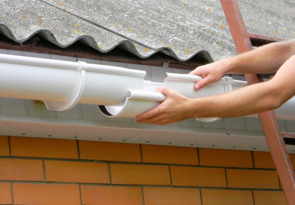 Cost of Gutter Hanging in Athens